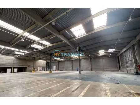 location local industriel 4990 m² à sucy-en-brie (94370)