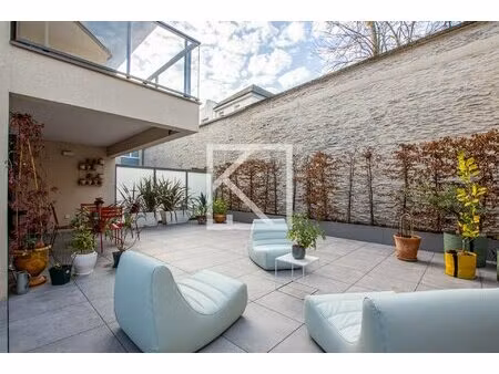 appartement t3 d'exception avec grande terrasse et double parkin