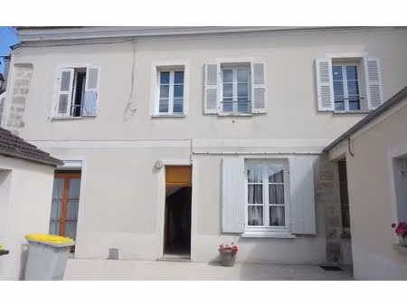 location appartement  m² t-3 à rozay-en-brie  724 €