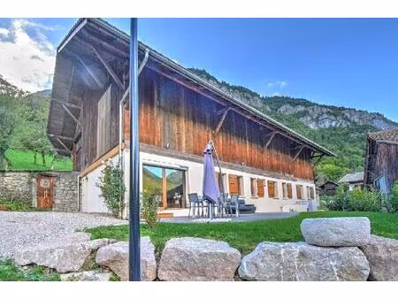 ferme rénovée à vendre  la baume