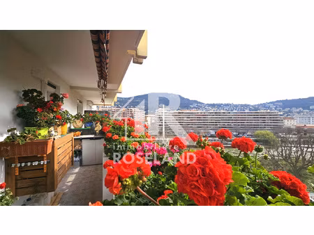 2 pièces  nice  palais des expos.