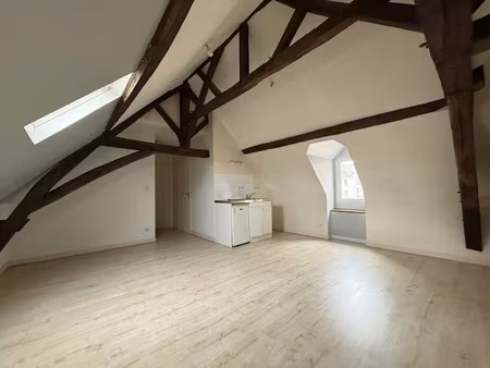 location appartement 3 pièces 35 m² à doué-en-anjou (49700)  395 €