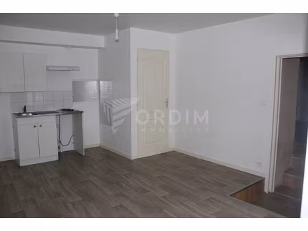 location appartement 2 pièces 35.86 m² à chichée (89800)  330 €