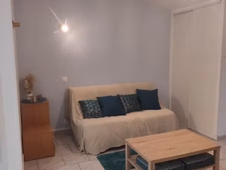 location meublée appartement 1 pièce 28 m² à la couronne (16400)  475 €