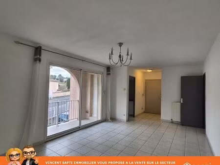 boujan sur libron - appartement t3 1er etage - 66 m² - parking