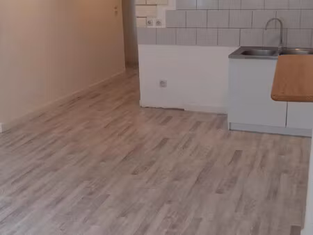 petit immeuble de rapport composé de 2 appartements