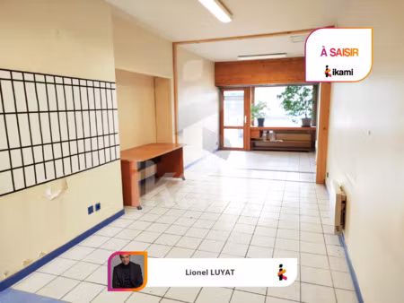 local commercial proche de la gare d'albertville