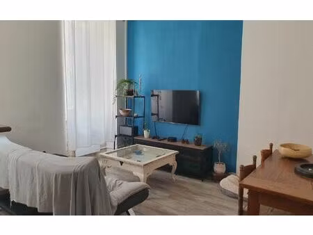 location appartement  m² t-2 à aups  485 €