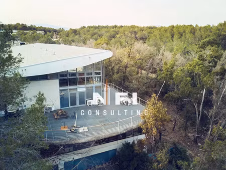 a louer bureaux 160m² avec 200m² de terrasse