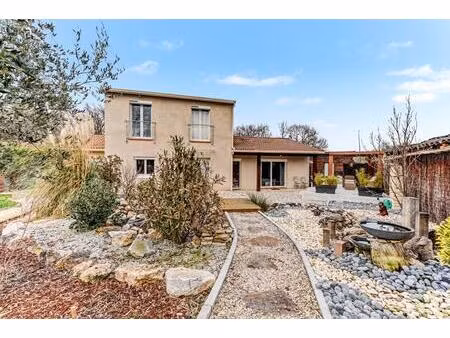 maison individuelle t5-6 de 158m² avec jardin et garage