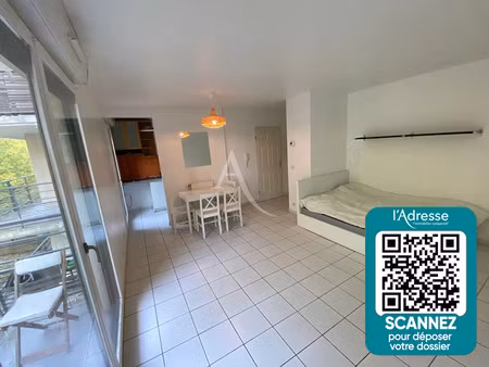 location meublée appartement 1 pièce 28.27 m² à elancourt (78990)  700 €