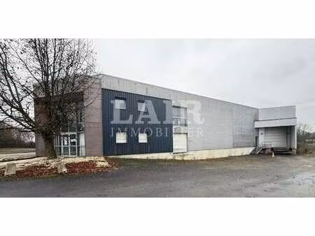 location bureaux et commerces à laval (53000) : à louer / 2304m² laval