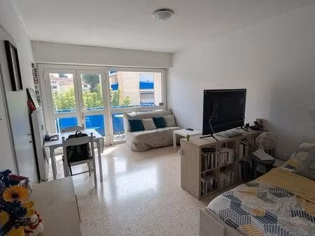 studio 1 pièce 30 m²