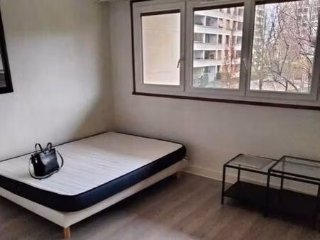 studio 1 pièce 32 m²