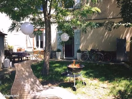 appartement t2 meublé  au calme avec jardin privatif  cabanon et parking