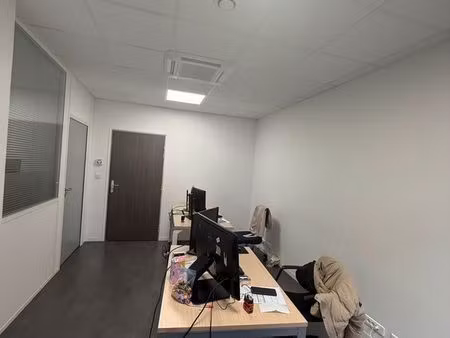 location bureau fermé dans local partagé (cergy prefecture 95000)