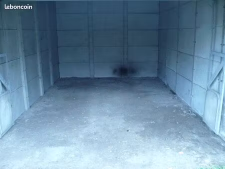 grand garage - dispo immédiate