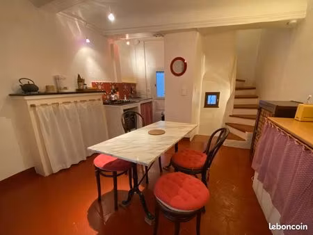 loue maison meublée de 62m2 dans le centre d'apt  disponible fin mai