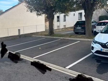 place de parking sécurisée à louer – châtillon (82 rue pierre brossolette) – 60/mois