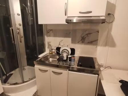 studette gare de lyon bien située