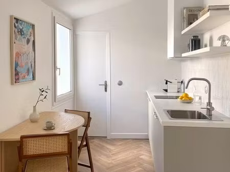 f2 meublé à louer – reims centre – entièrement rénové