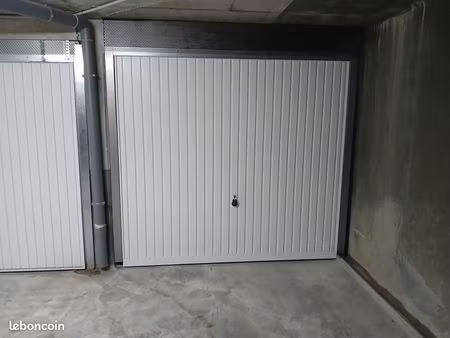 location garage double boxé de 25 m²