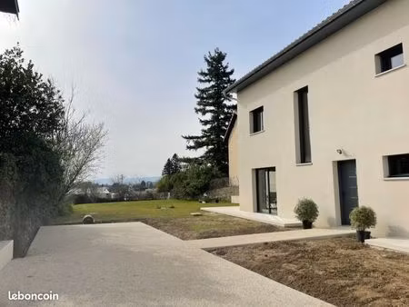 maison neuve à caluire