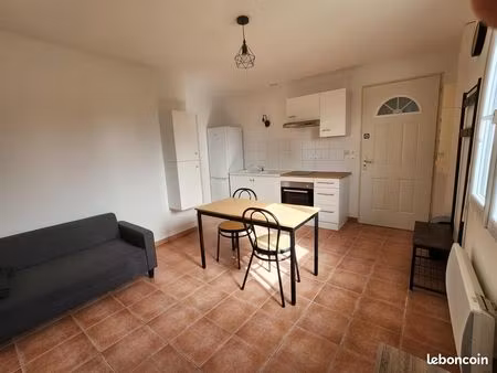 logement t2 meublé avec box moto vélo 2 places de parking