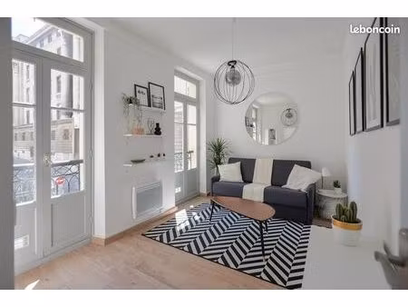 studio 1 pièce 28 m²