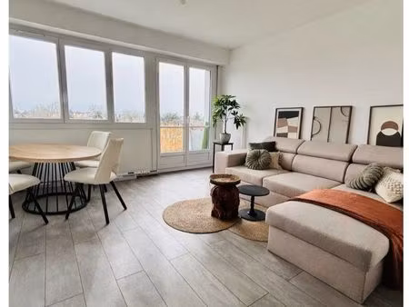 t3 57 m² vue pyrénées