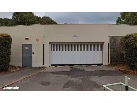 parking sécurisé proche gare