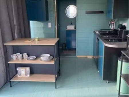 loue petite maison meublée avec terrasse et jardin