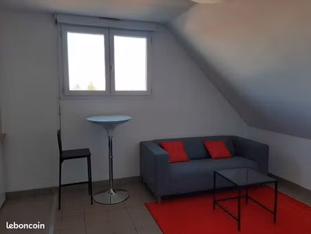 famars – t2 meublé refait à neuf - tout confort – 100 m université - stationnement privati