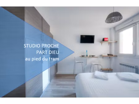 location meublée appartement 1 pièce 20 m² à lyon 8ème (69008)  840 €