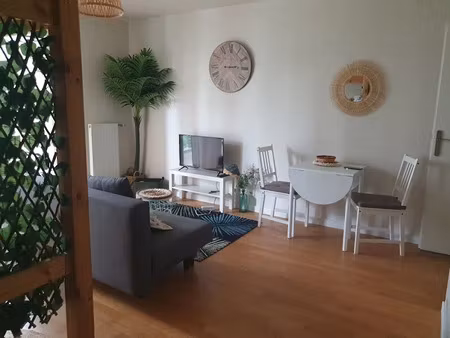 location meublée appartement 1 pièce 31 m² à palaiseau (91120)  920 €