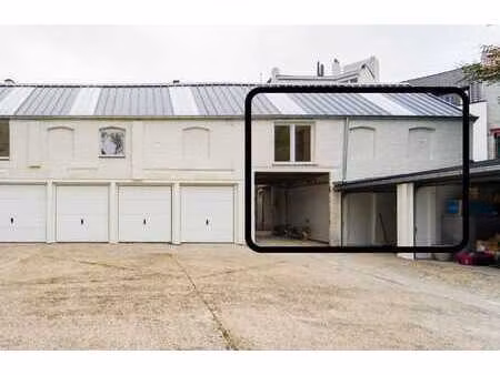 loods - atelier 70m² met toilet / water- en elektriciteit...