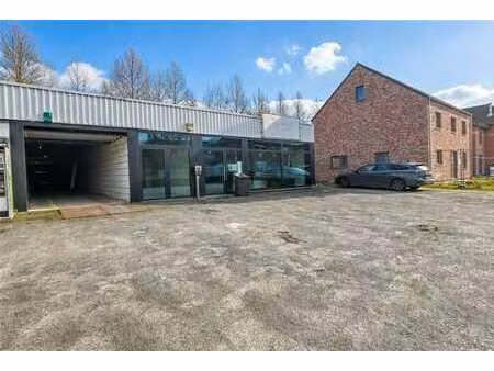 espace de stockage spacieux à sint-agatha-rode