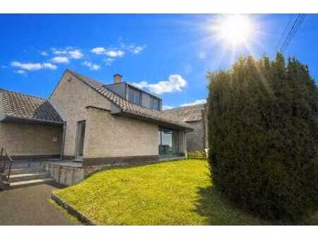 villa 4 façades avec deux chambres  terrasse  jardin et park