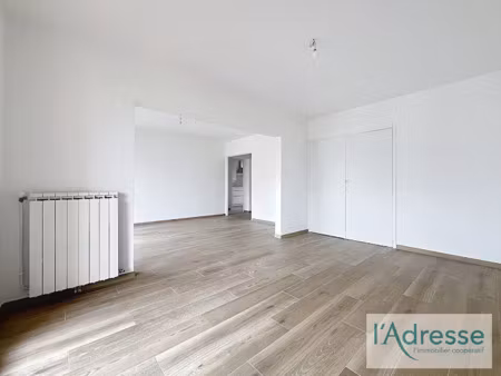 location appartement 4 pièces 85 m² à ajaccio (20000)  1 160 €