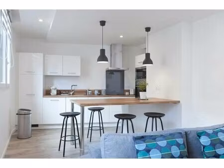 t4 lumineux en etage balcon parking