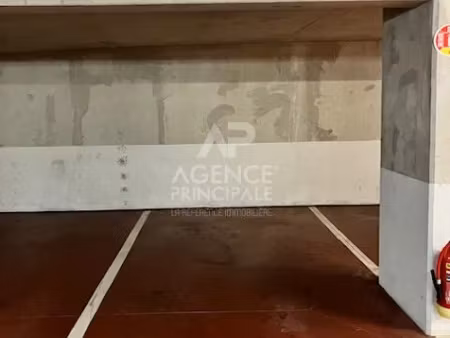 location parking à saint-germain-en-laye (78100)  84 €