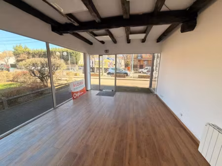 location locaux professionnels à crosne (91560)  817 €