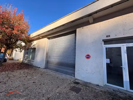 location locaux professionnels à boulazac isle manoire (24750)  590 €