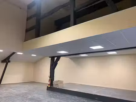 location locaux professionnels 0 pièces 186 m² à montrevel-en-bresse (01340)  1 662 €