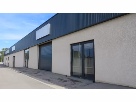 location locaux professionnels 60 m² à montrevel-en-bresse (01340)  550 €