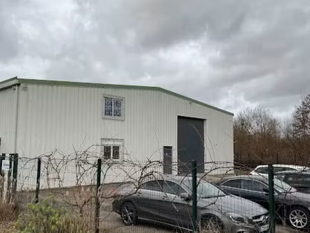 location locaux professionnels 340 m² à acquigny (27400)  1 800 €