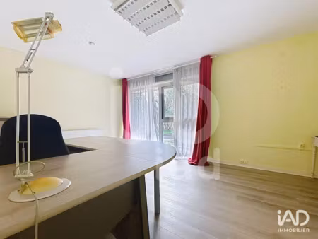 location locaux professionnels 70 m² à vaux-le-pénil (77000)  1 310 €