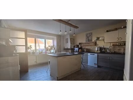maison en pierre 146m² rénovée situé à frasne-le-château