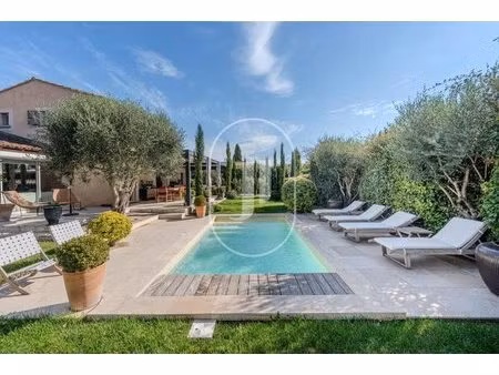 charmante maison à vendre  à pied du centre de maussane-les-alpilles