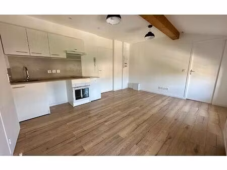 location appartement  m² t-2 à sallèles-d'aude  535 €